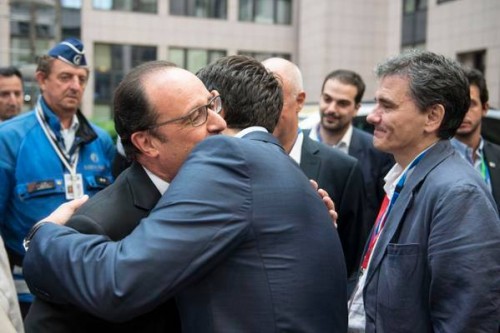 Η αγκαλιά Τσίπρα, Ολάντ μετά τη Σύνοδο