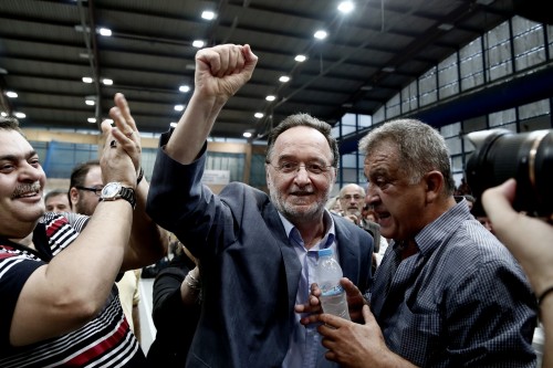 Μοίρασε τίτλους ο Λαφαζάνης