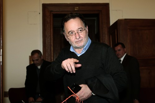 «Δεν γίνεται εδώ ψηφοφορία, η ψηφοφορία θα γίνει στη Βουλή»