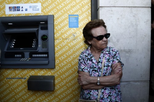 Κανονικά η καταβολή των συντάξεων από τα ΕΛΤΑ