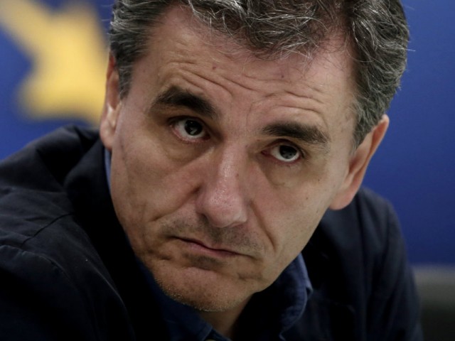 Το βράδυ της Κυριακής θα συναντηθούν στο Παρίσι οι Ε. Τσακαλώτος και Μ. Σαπέν