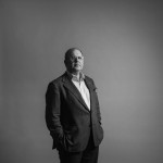 Νίκος Ξυδάκης: «Στεκόμαστε όρθιοι. Λαβωμένοι αλλά όρθιοι»