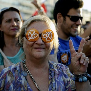 Χαλάλι όλα τα χρήματα-. οι άνθρωποί τους. πεταμένα λεφτά *