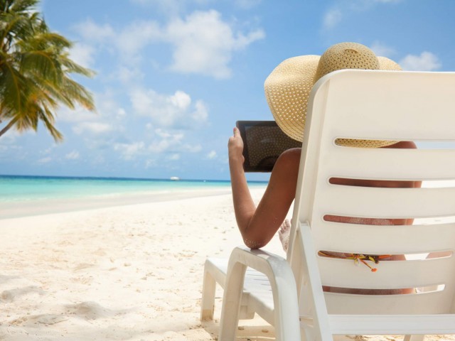 Ο δεκάλογος του tech-savvy εκδρομέα: χρήσιμες συμβουλές πριν τις διακοπές