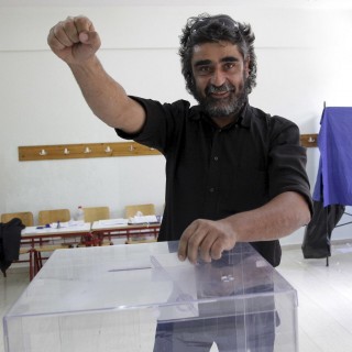 3 φωτογραφίες του Reuters από την ψηφοφορία στα Ανώγεια