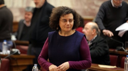 Βαλαβάνη: «Μπορείτε να πάρετε οτιδήποτε από τις θυρίδες εκτός από χρήματα»