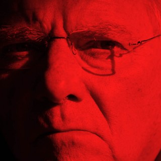 Ο Καγκελάριος πίσω από την Καγκελάριο