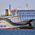 Το πλοίο «Πρέβελης» προσέκρουσε στο λιμάνι της Ανάφης