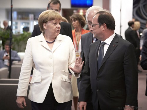 Δεν ανησυχούν Μέρκελ, Ολάντ για το κινεζικό κραχ