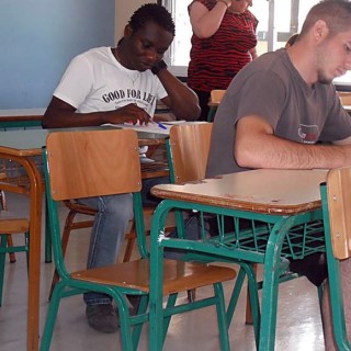 Ο Ζυλιέν πριν τρία χρόνια δεν ήξερε ελληνικά, σήμερα μπήκε πρώτος στα ΤΕΙ Πειραιά