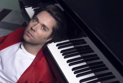 O Rufus Wainwright απόψε στο Ηρώδειο με την όπερα Prima Donna