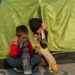 Ένα αυτοσχέδιο σχολείο λειτουργεί στον καταυλισμό της Ειδομένης