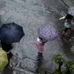 Aνεμοστρόβιλος σάρωσε τη νότια Πελοπόνησσο, πλημμύρες στην Πάτρα