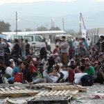 Άδειασε ο επιβατικός σταθμός της πύλης Ε-3. Οι μετανάστες και πρόσφυγες μεταφέρθηκαν στην πύλη Ε-1