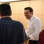 Ο Τσίπρας παρακολουθεί τα αποτελέσματα από την Κουμουνδούρου
