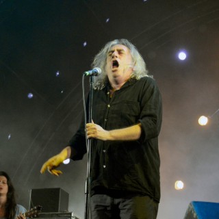 Ο Γιάννης Αγγελάκας απαντά στο «Έθνος», για τα όσα ακούστηκαν μετά τις δηλώσεις της Νατάσας Μποφίλιου