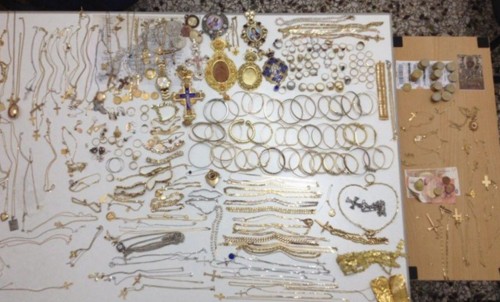 Έκλεψε από την Εκατονταπυλιανή τάματα αξίας 150.000 ευρώ