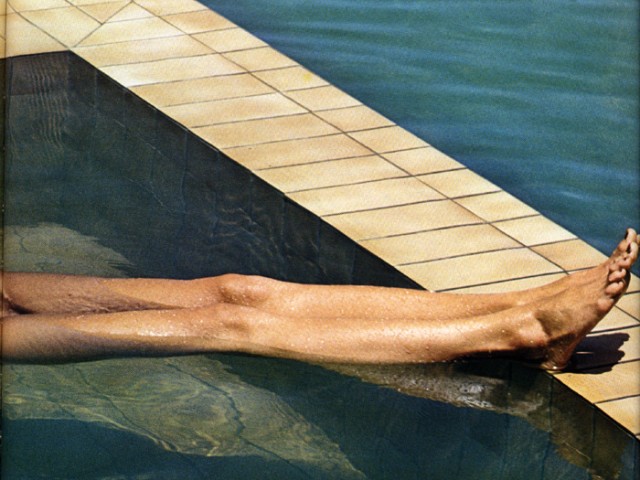 Η αξεπέραστη γοητεία του γυμνού της μπουρζουαζίας στο έργο του Helmut Newton