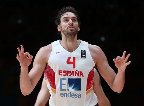 H απίστευτη εμφάνιση του Πάου Γκασόλ απέναντι στην Πολωνία (ΒΙΝΤΕΟ)