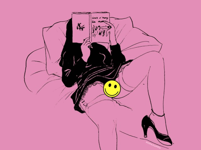 «…σήκωσα από πίσω την ποδιά κι έχωσα, ανάμεσα από τα καυτά της μπούτια, το χέρι μου…»