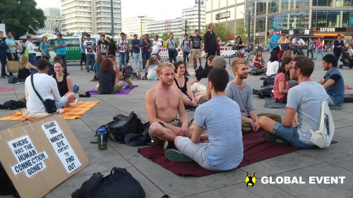 Αύριο στα Προπύλαια θα κοιτάνε ο ένας τον άλλο στα μάτια