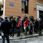 Μειώνονται οι άδειες τηλεοπτικών σταθμών