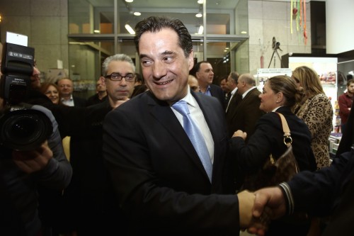 Ο Άδωνις Γεωργιάδης εμφανίζεται ως ο αποστολέας του πακέτου με τα εκρηκτικά που εστάλη στον Σόιμπλε