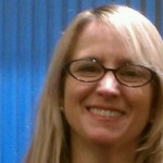 Μια γυναίκα μηνύει τον 12χρονο ανηψιό της επειδή της έσπασε τον καρπό αγκαλιάζοντάς την