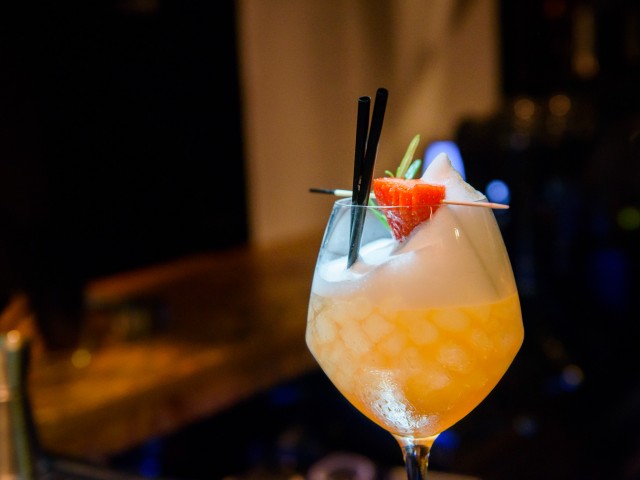 Τα 33 Τετραγωνικά Μέτρα  presents  “C’est nes pas possible” Cocktail