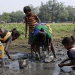 Παγκοσμια Τράπεζα: Ο παγκόσμιος πληθυσμός που ζει υπό συνθήκες ακραίας φτώχειας για πρώτη φορά κάτω από το 10%