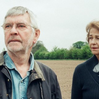 Τα «45 Χρόνια» βάζουν δύο κορυφαίους πρωταγωνιστές ν’ αναμετρηθούν με τον αδυσώπητο χρόνο