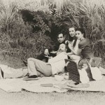 «Ο Φίλιπ Γκλας αγοράζει μια φραντζόλα ψωμί» στο Θέατρο 104