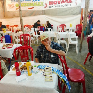 49 (σουρεαλιστικές) φωτογραφίες από το φετινό παζάρι τ’ς Λάρ’σας