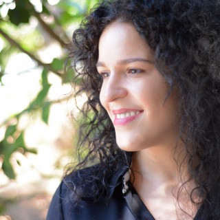 Η Περσεφόνη Μαυρομανωλάκη είναι το νέο αστέρι της ελληνικής μόδας