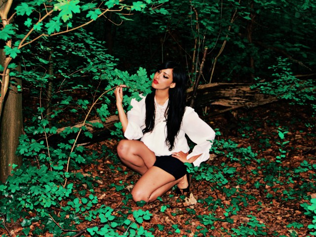 Έξι πράγματα που καλό είναι να γνωρίζετε για την Xosar (εκτός από το ότι είναι dead sexy)