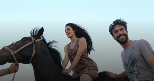 «Τα Ψηλά Βουνά»: Το πρώτο αναγνωστικό στη δημοτική γίνεται θεατρικό