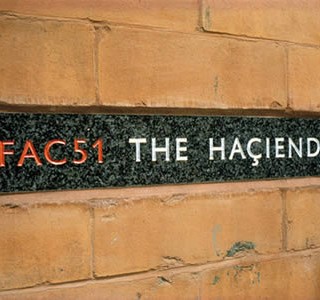 Θέλετε να γίνουν δικοί σας οι δίσκοι που τίναζαν στον αέρα τη θρυλική Haçienda του Μάντσεστερ;