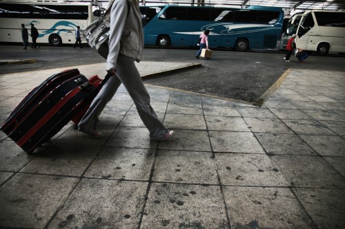 Οδηγός ΚΤΕΛ κατέβασε 10χρονο μαθητή από το λεωφορείο για 1 ευρώ!