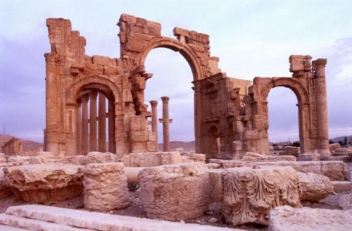Οι τζιχαντιστές ανατίναξαν την αψίδα θριάμβου στην Παλμύρα