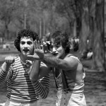 Φωτογράφος δεν μπορούσε να πιστέψει ποιον διάσημο ηθοποιό είχε φωτογραφίσει ως άσημο μίμο το 1974