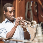 Δείτε το πρώτο μικρό απόσπασμα από την ταινία για τον Miles Davis