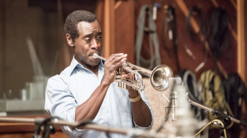Δείτε το πρώτο μικρό απόσπασμα από την ταινία για τον Miles Davis