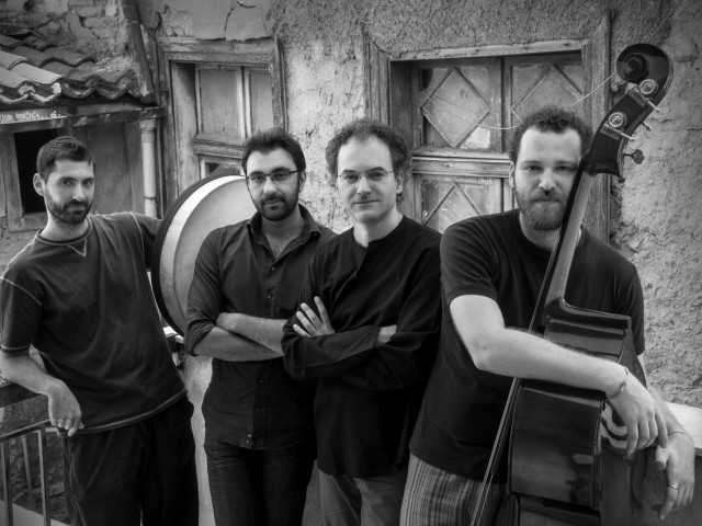 Πώς είναι να ηχογραφείς πολίτικη λύρα στη θρυλική (jazz και όχι μόνο) εταιρία ECM;