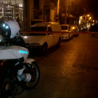 Πυροβολισμοί πριν λίγο στον Κολωνό (αποκλειστικές πρώτες φωτογραφίες από το σημείο)