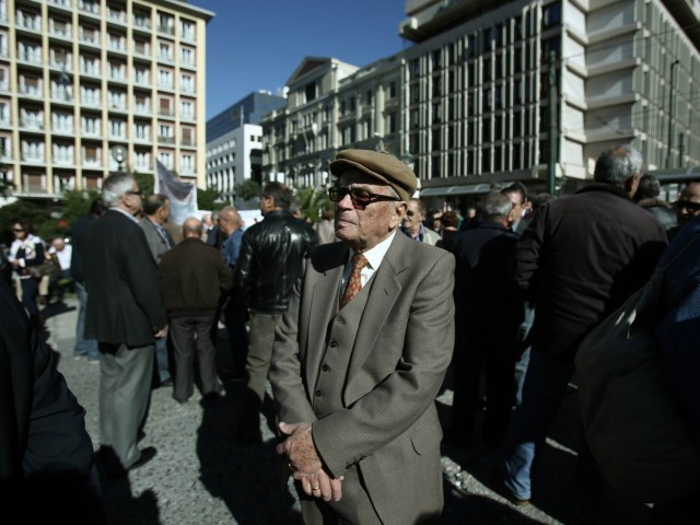 Σε εξέλιξη παναττικό συλλαλητήριο συνταξιούχων στο κέντρο της Αθήνας