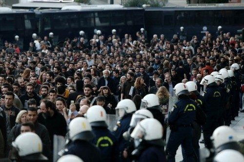 33 τρεις συλλήψεις και 53 προσαγωγές έγιναν μετά την πορεία για την επέτειο του Πολυτεχνείου
