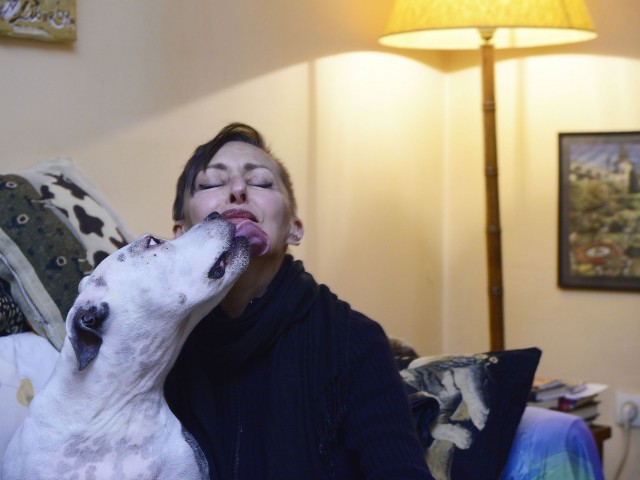 Η Θέκλα Τσελεπή είναι μια από τις πρώτες Ελληνίδες DJ (και η αρχηγός των ατάκτων)