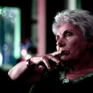 Τι προκαλεί μια συζήτηση κι ένα φθινόπωρο, της Κικής Δημουλά