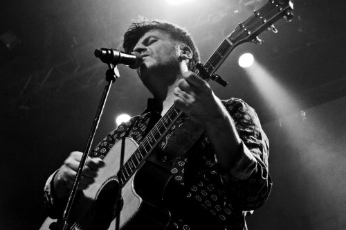 Ο The Boy σκηνοθετεί βίντεο κλιπ του Φοίβου Δεληβοριά