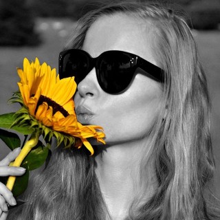 Εσύ σε ποιον διάσημο θα έδινες ένα γλυκό φιλί;